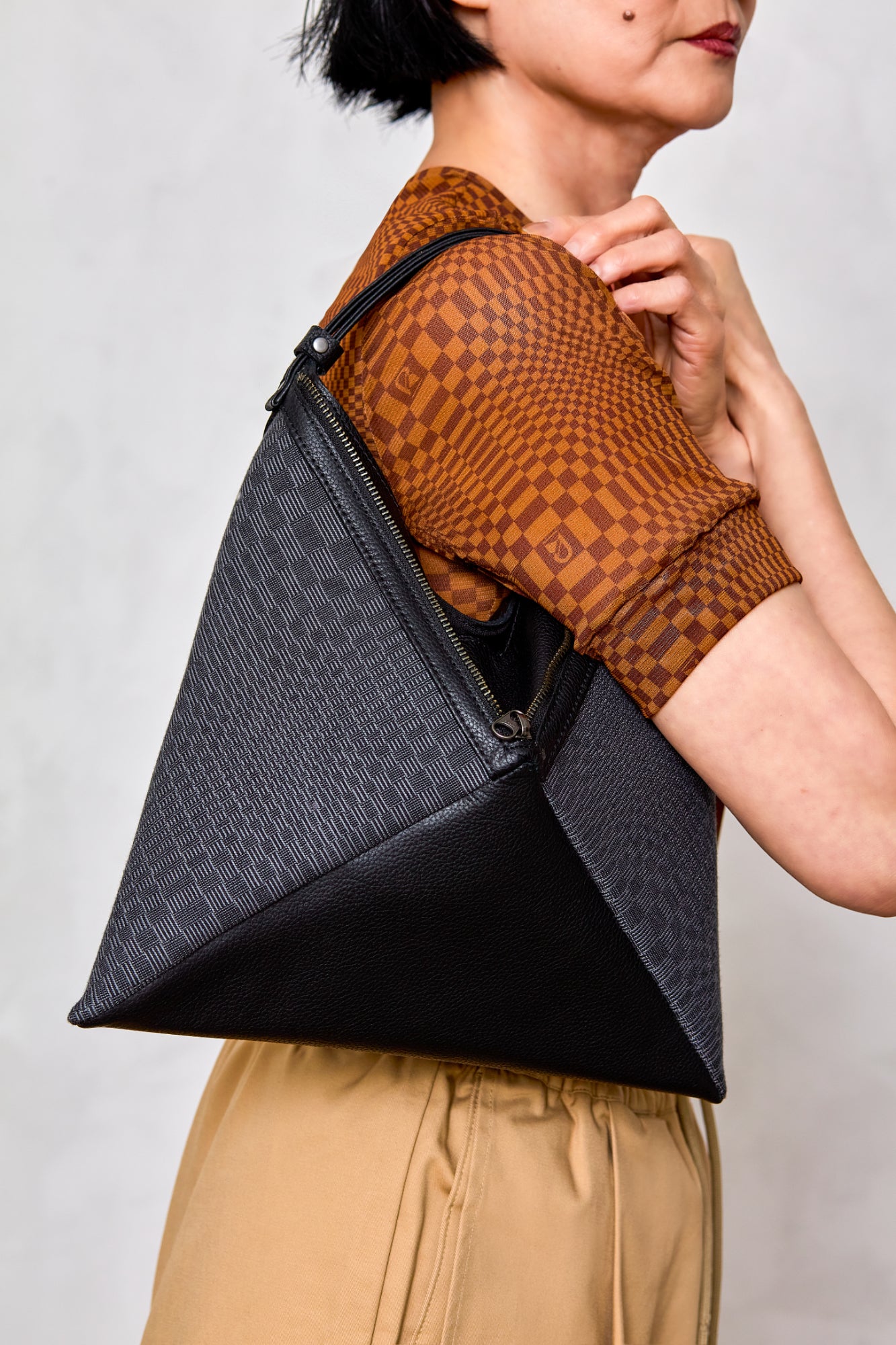 Grande pochette Puso avec insert tissé à la main