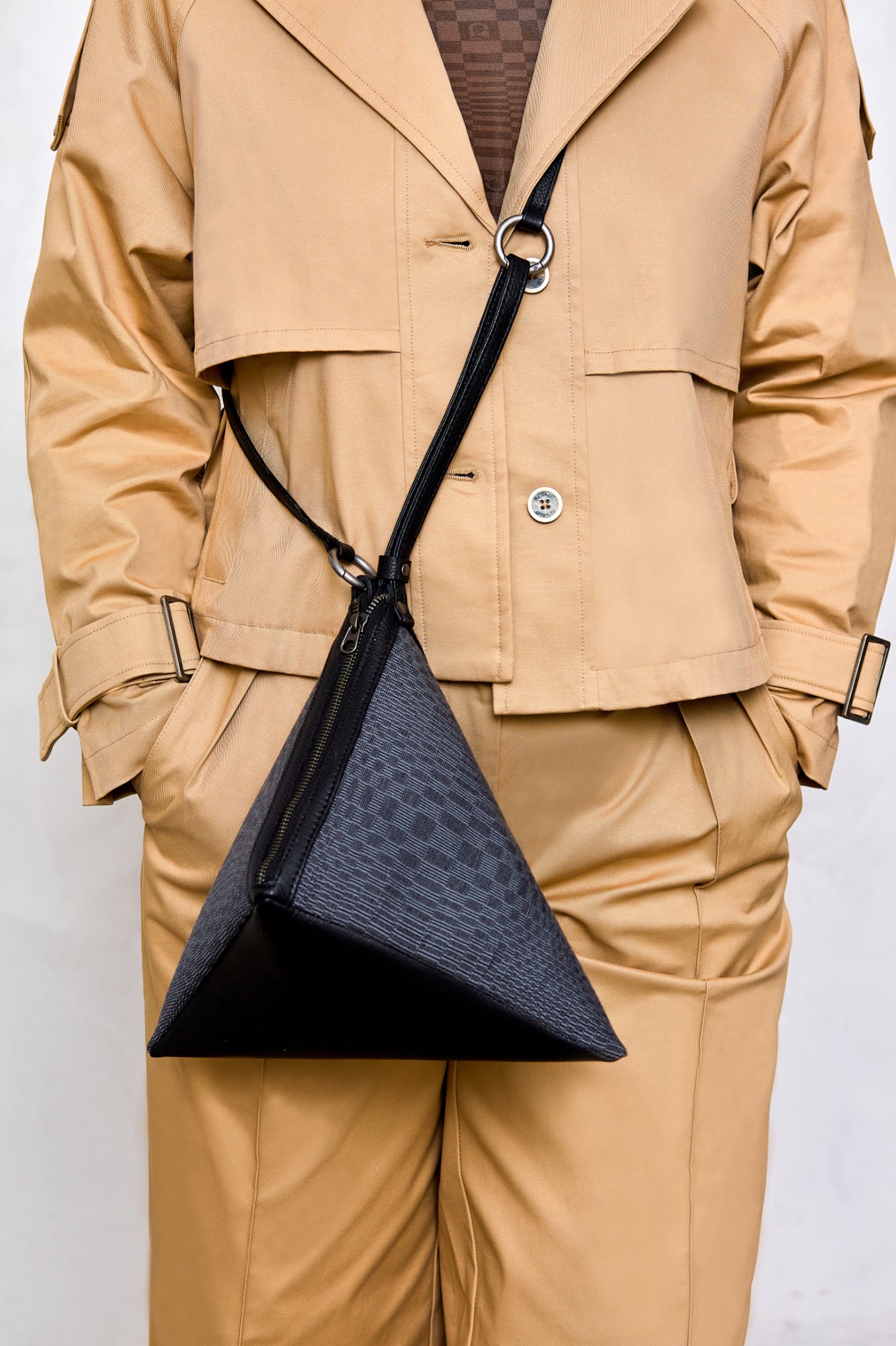 Grande pochette Puso avec insert tissé à la main
