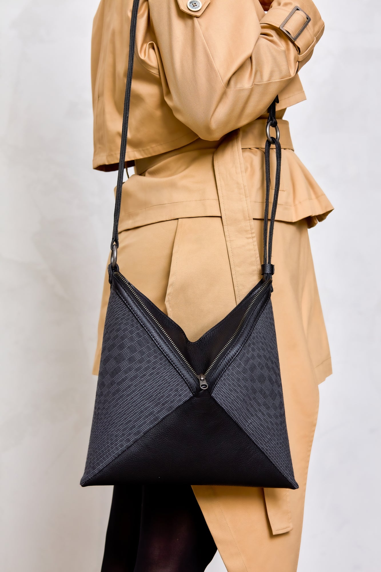 Grande pochette Puso avec insert tissé à la main