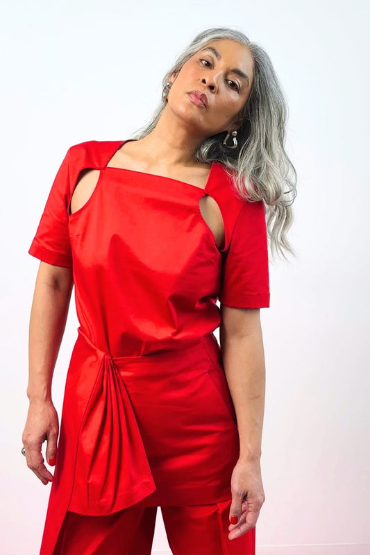 Red square neck short sleeve top with side cut-outs – women's keyhole back zip-up cropped shirt with side slit