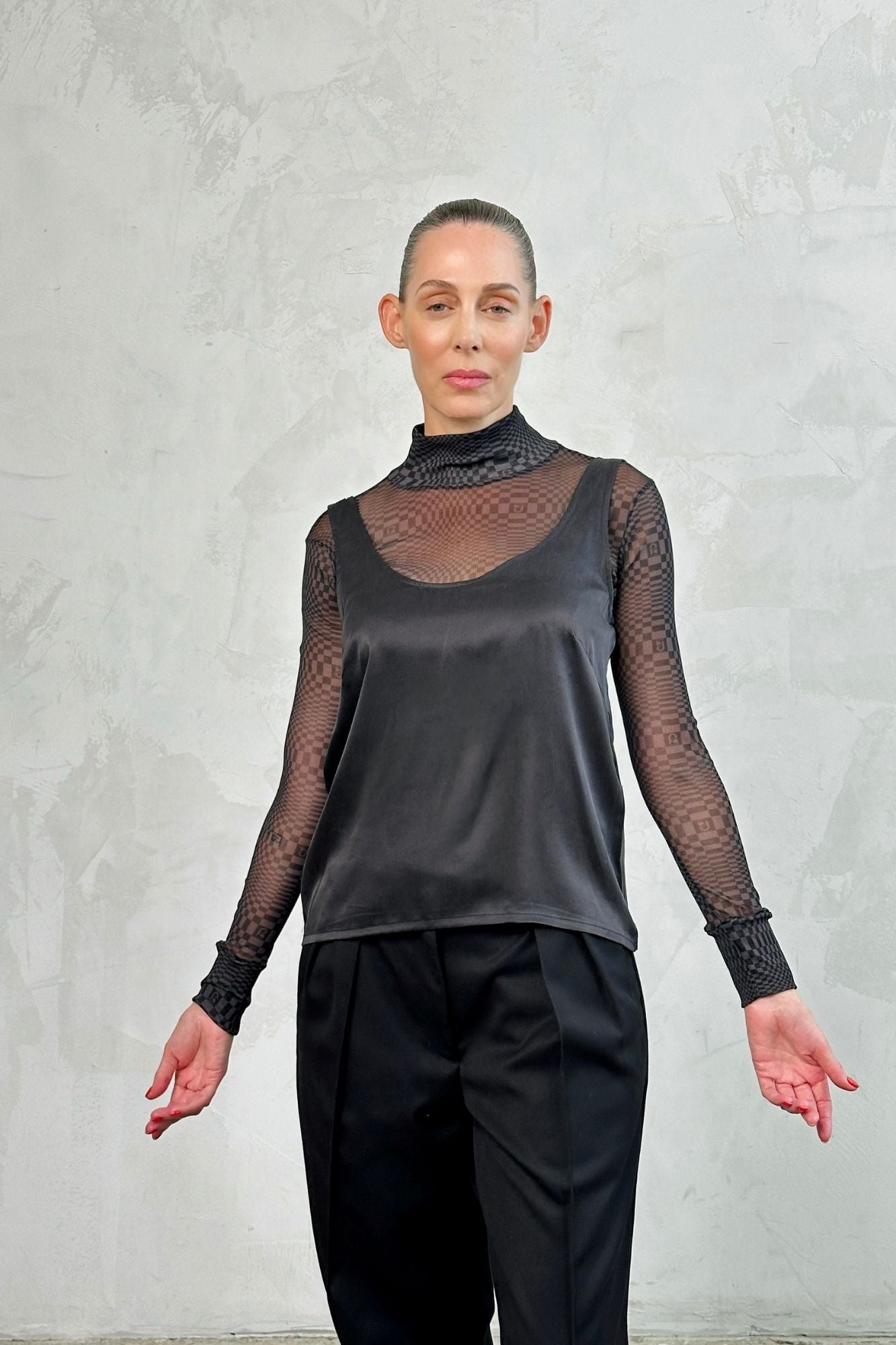 Low Scoop Tank with Belt