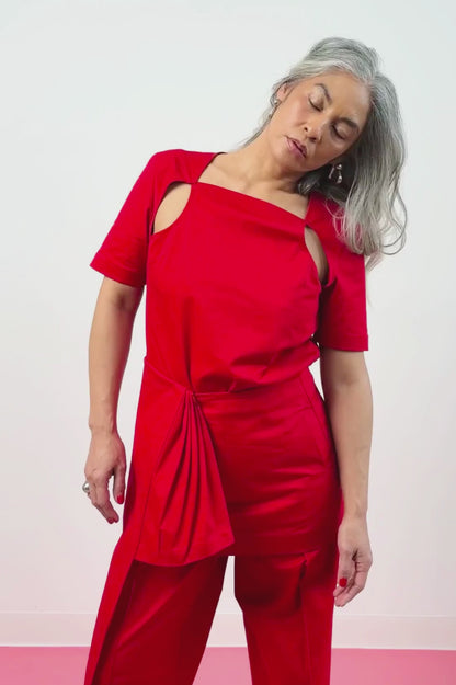 Red square neck short sleeve top with side cut-outs – women's keyhole back zip-up shirt with side slits